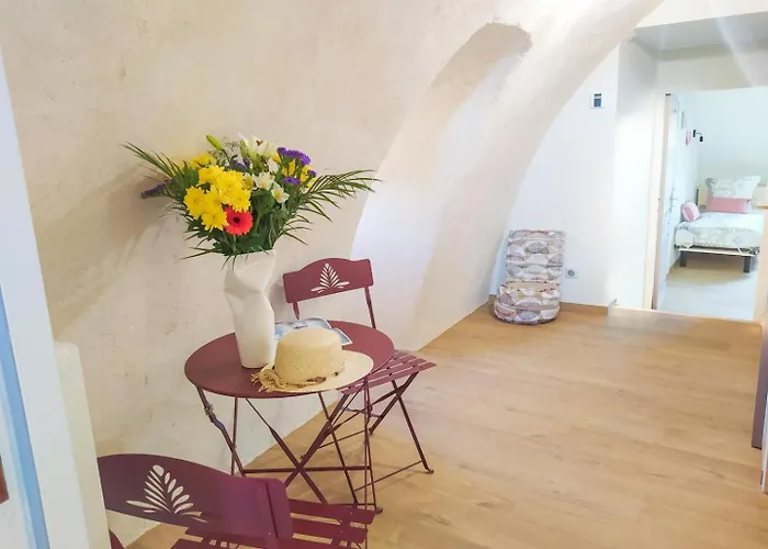 Ecogite De L'adonis * Saint-Bauzile (Lozere)